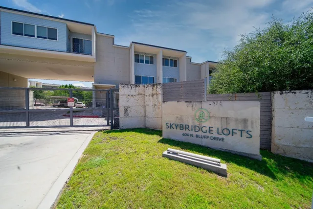 $2,250 | 604 North Bluff Drive, Unit 247, Austin, TX 78745