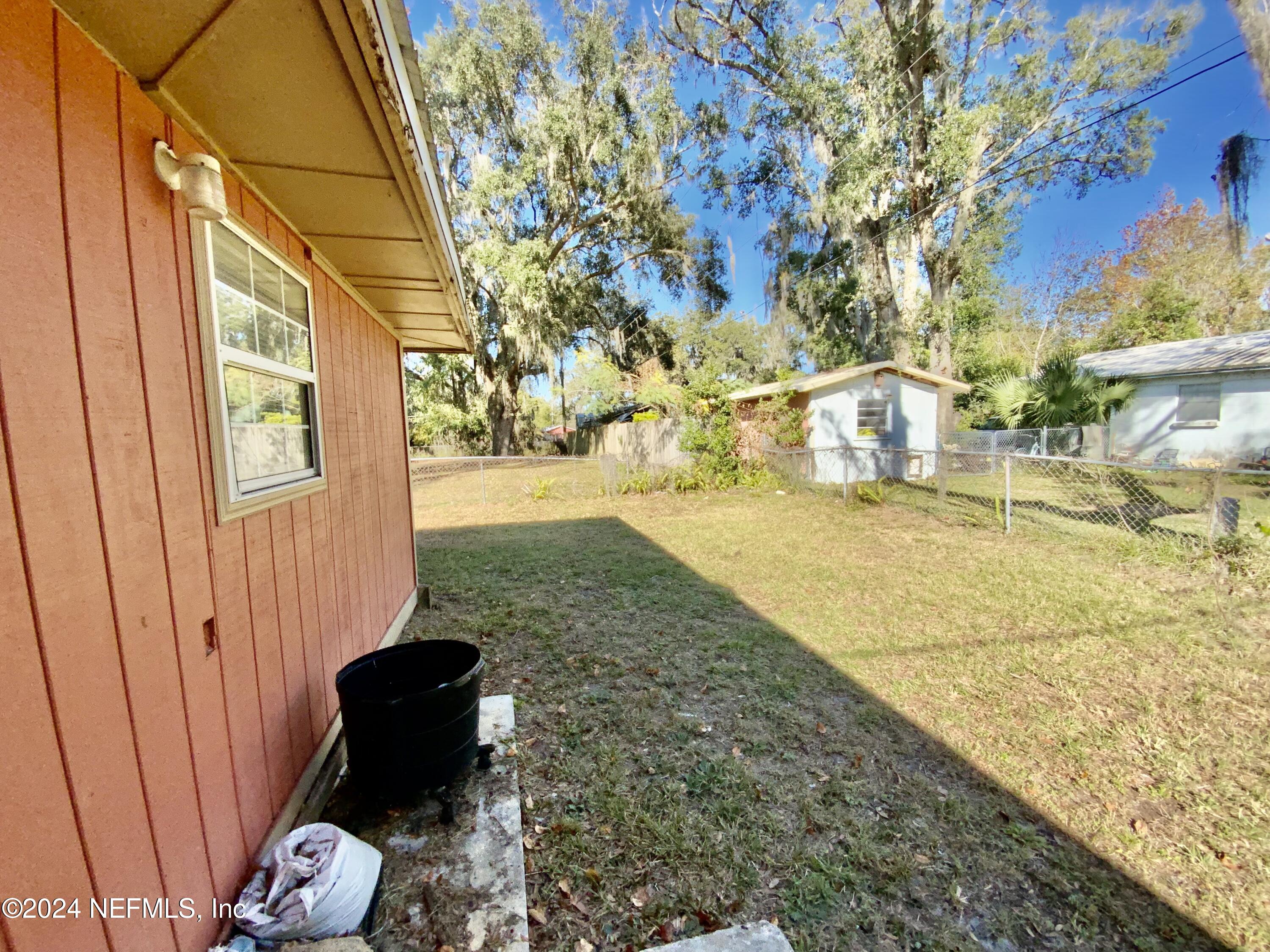 127 Mellon Road Palatka, FL 32177 - Photo 14 of 15 Outside