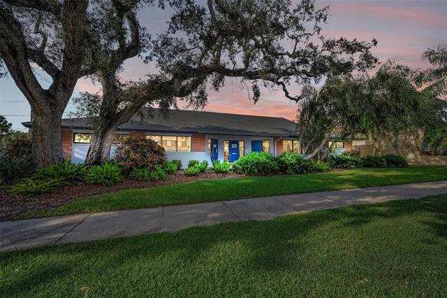 $17 | 4021 Central Avenue, St. Petersburg, FL 33713