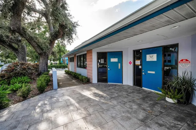 $17 | 4021 Central Avenue, St. Petersburg, FL 33713