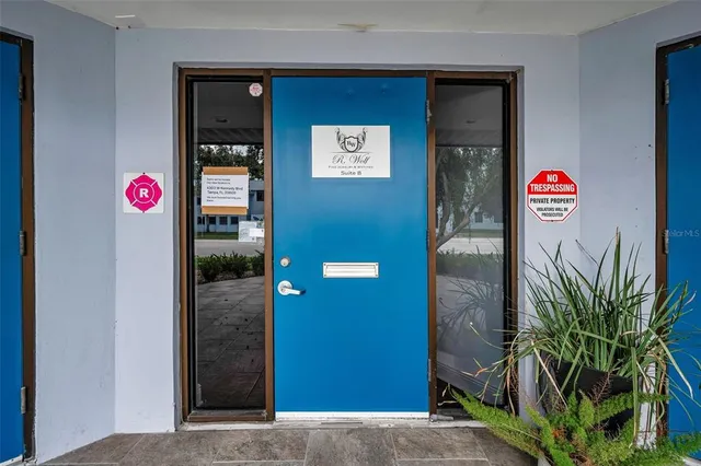 $17 | 4021 Central Avenue, St. Petersburg, FL 33713