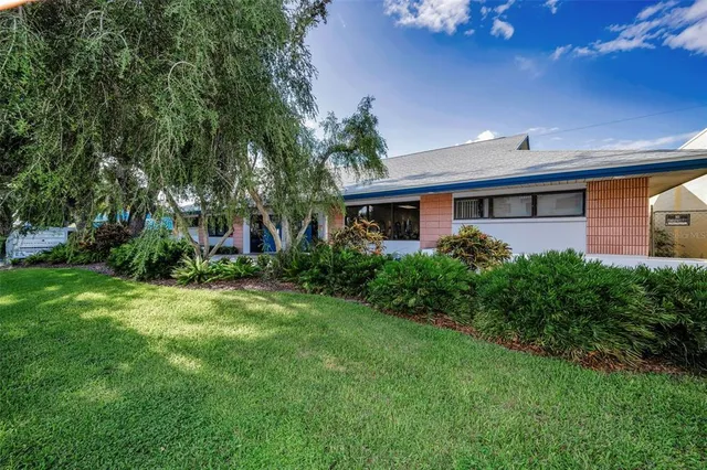 $17 | 4021 Central Avenue, St. Petersburg, FL 33713