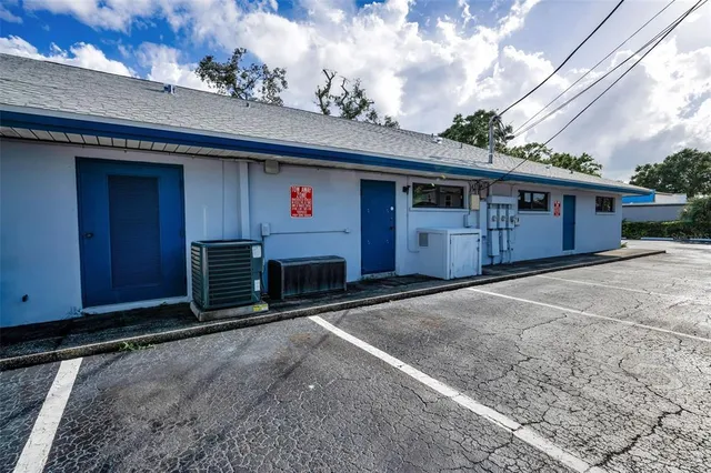 $17 | 4021 Central Avenue, St. Petersburg, FL 33713