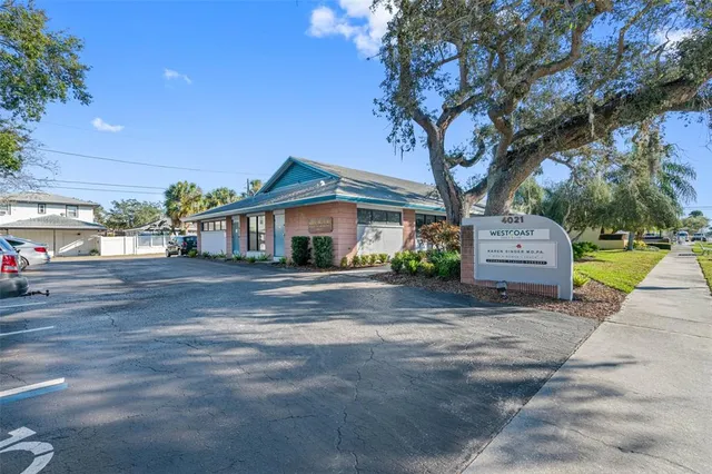$17 | 4021 Central Avenue, St. Petersburg, FL 33713