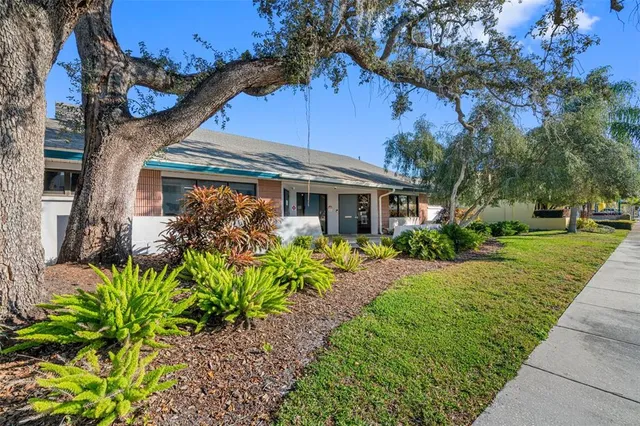 $17 | 4021 Central Avenue, St. Petersburg, FL 33713