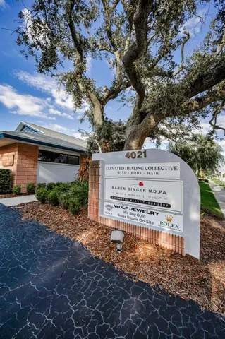 $17 | 4021 Central Avenue, St. Petersburg, FL 33713