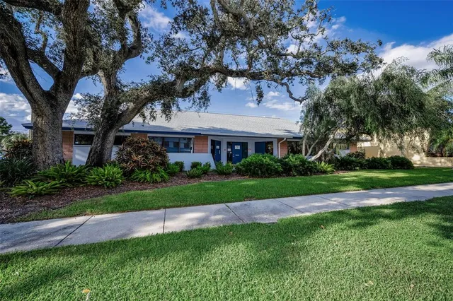 $17 | 4021 Central Avenue, St. Petersburg, FL 33713