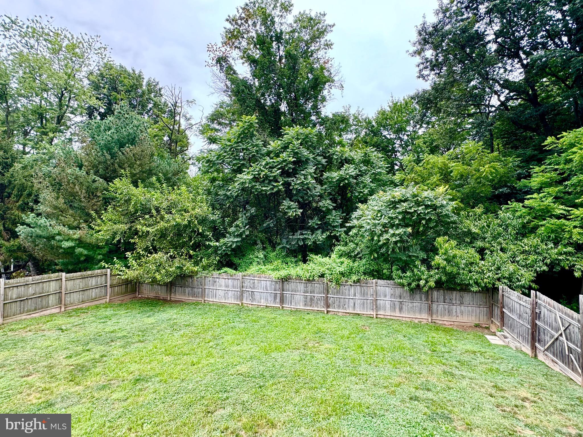 1380 Sand Hill Road Hummelstown, PA 17036 - Photo 20 of 22 a backyard of a house