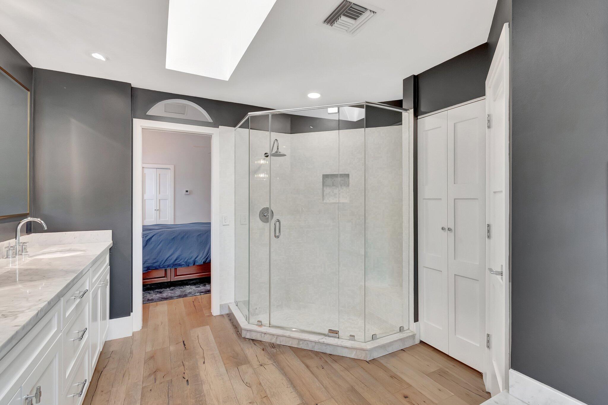 2921 Northwest 25th Way Boca Raton, FL 33434 - Photo 11 of 28 Primary Bathroom