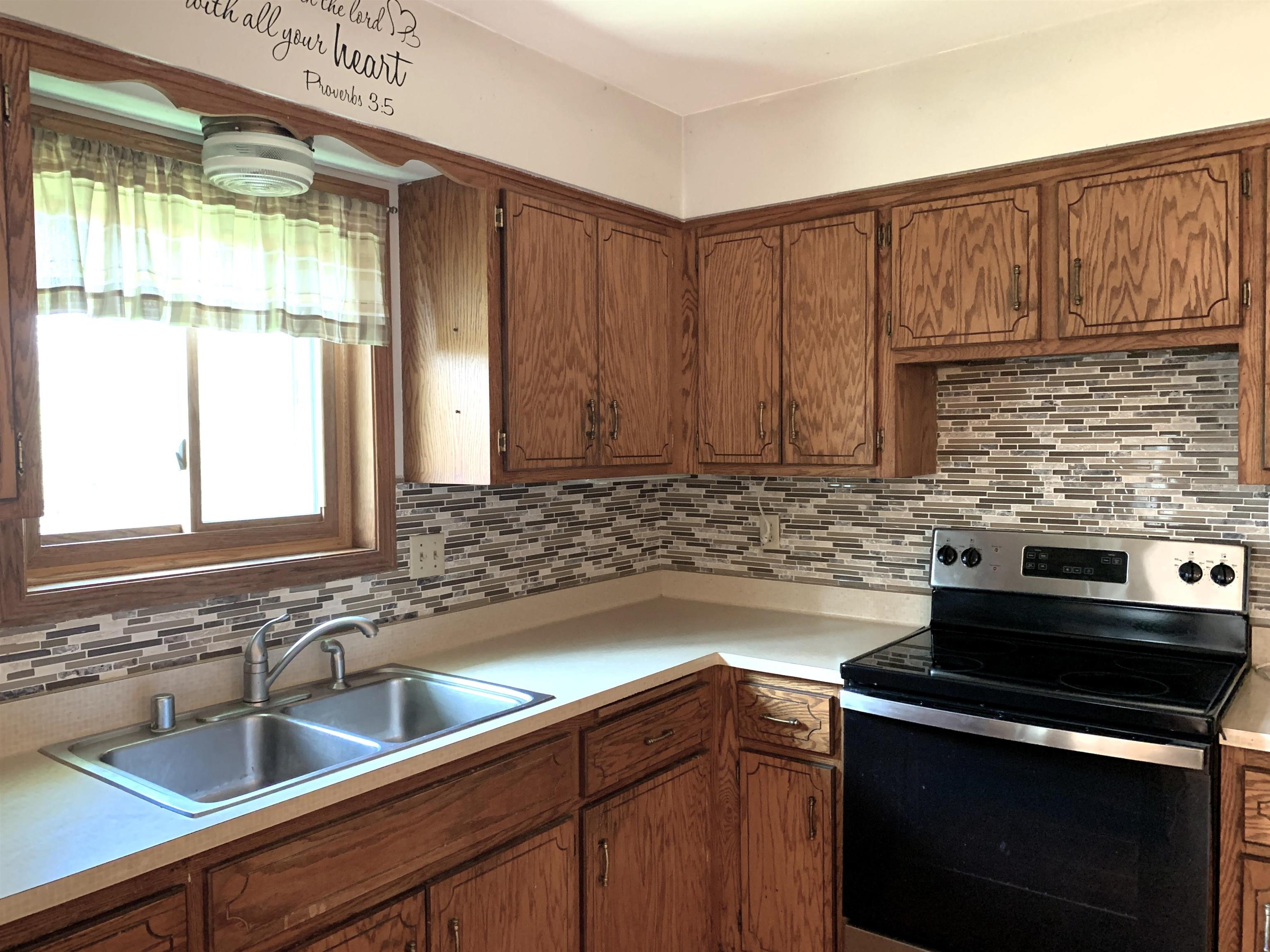 6779 Radburn Lane Greendale, WI 53129 - Photo 16 of 55