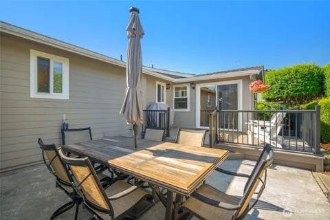 $1,050,000 | 8037 Chinook Way, Blaine, WA 98230