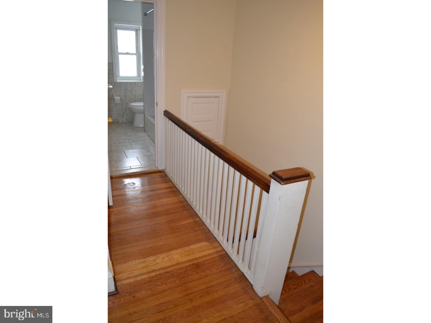 849 Atwood Road Philadelphia, PA 19151 - Photo 11 of 23 Hallway