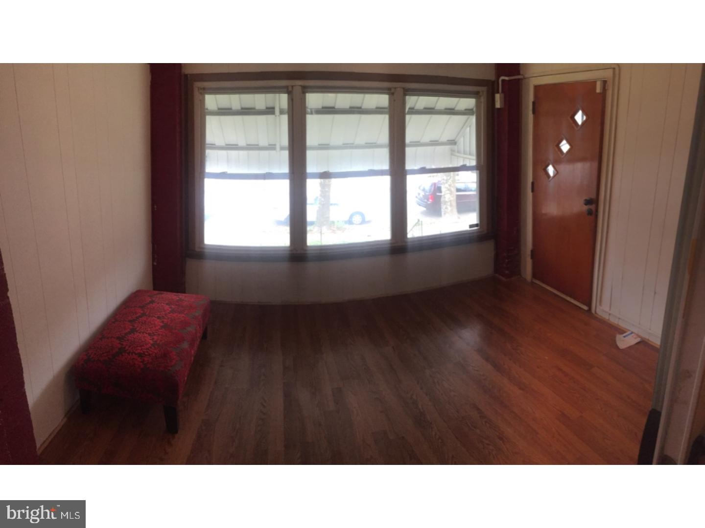 849 Atwood Road Philadelphia, PA 19151 - Photo 3 of 23 Enclosed Porch