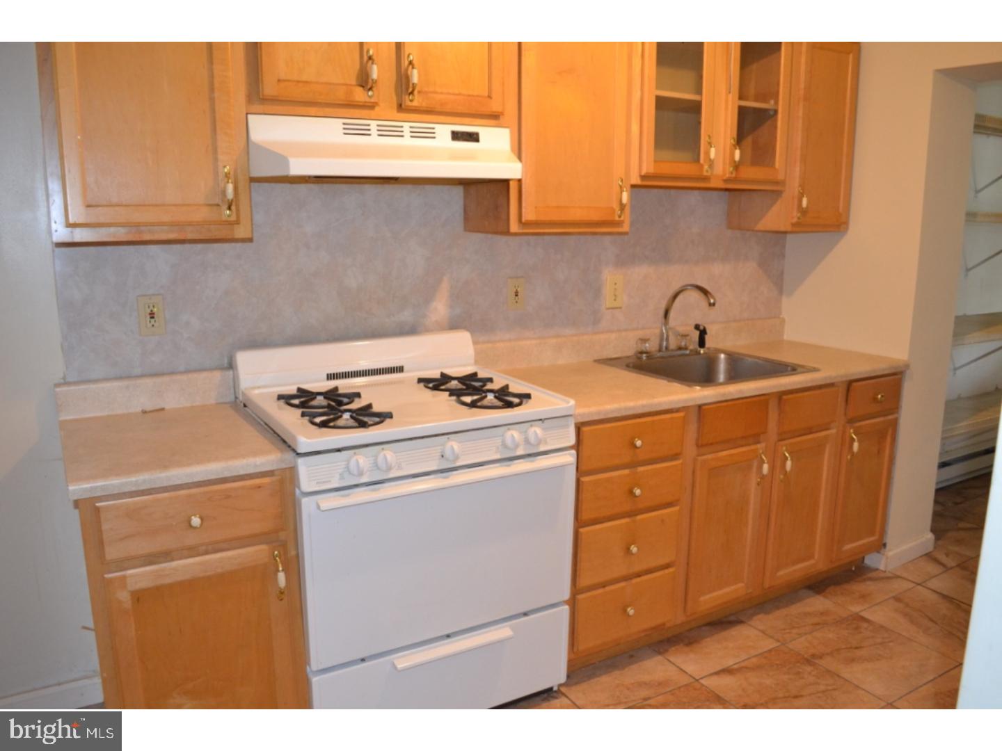 849 Atwood Road Philadelphia, PA 19151 - Photo 7 of 23 Kitchen