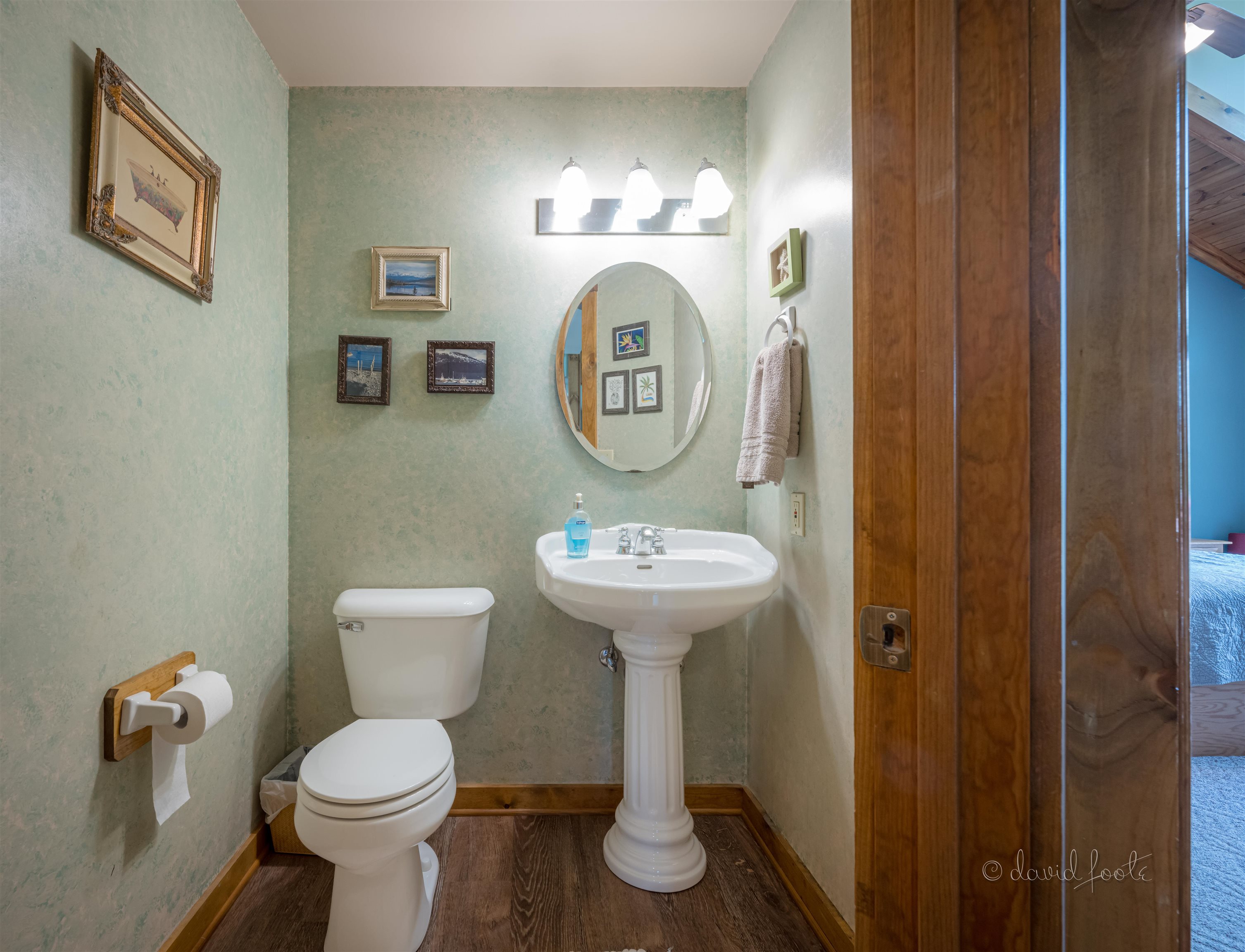 108 West Glen Hollow Road Galena, IL 61036 - Photo 24 of 51 a bathroom with a toilet sink and mirror