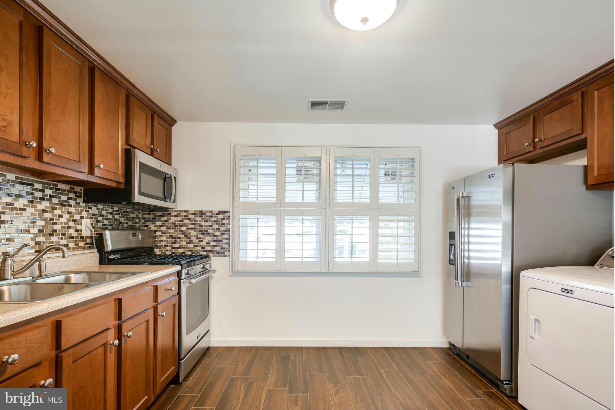2415 Alma Road Baltimore, MD 21227 - Photo 1 of 28 Kitchen