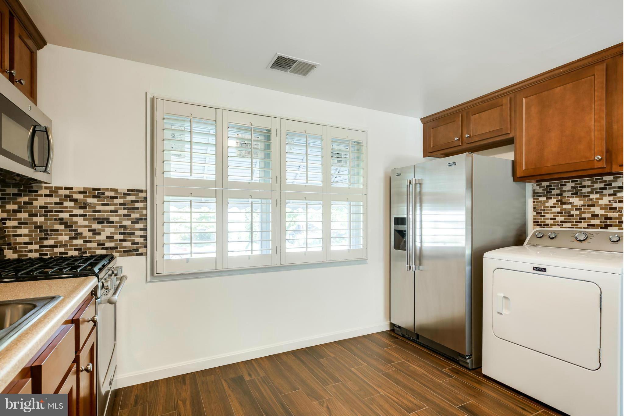 2415 Alma Road Baltimore, MD 21227 - Photo 8 of 28 Kitchen