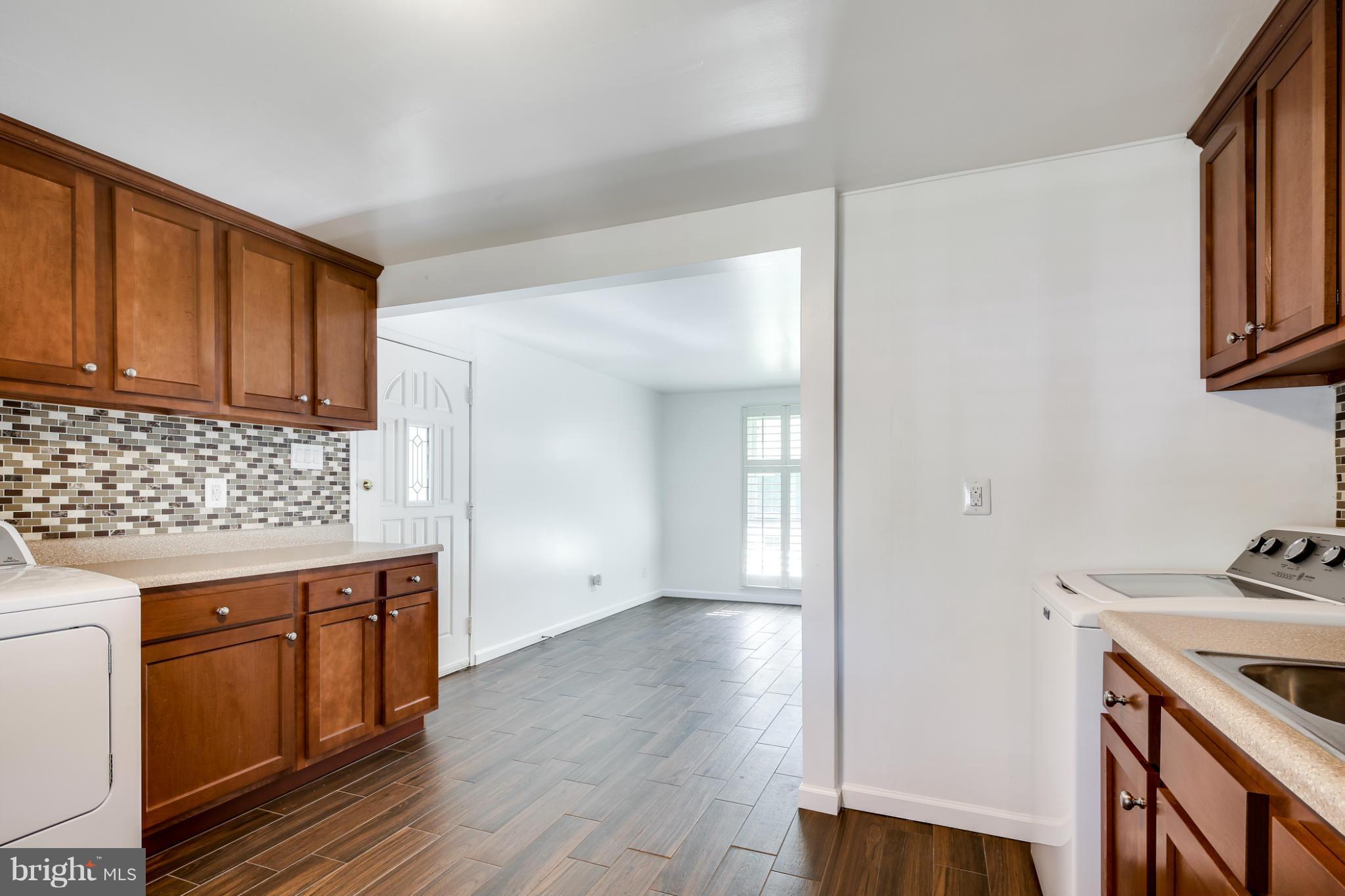 2415 Alma Road Baltimore, MD 21227 - Photo 9 of 28 Kitchen