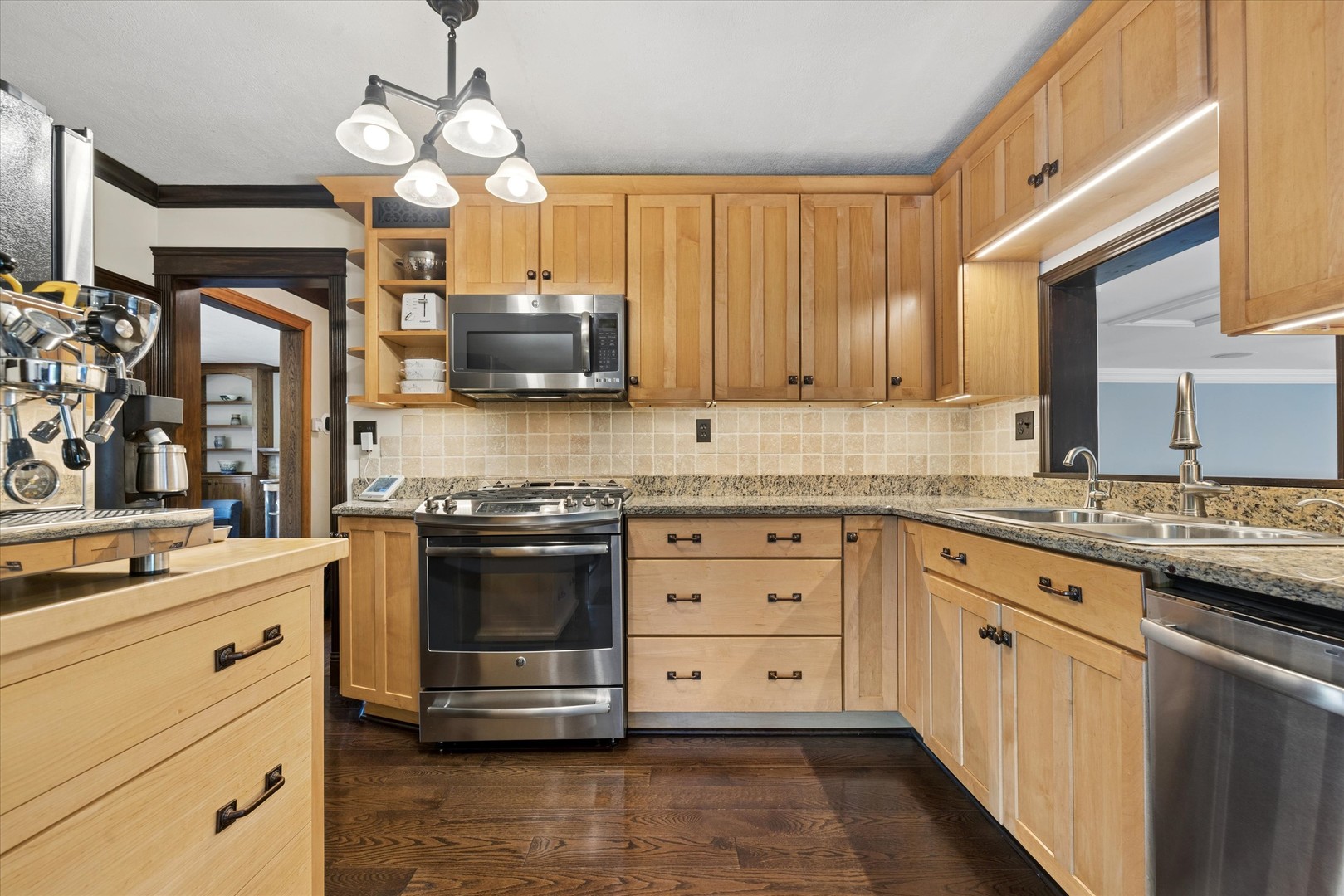207 North Main Street Mount Prospect, IL 60056 - Photo 8 of 33