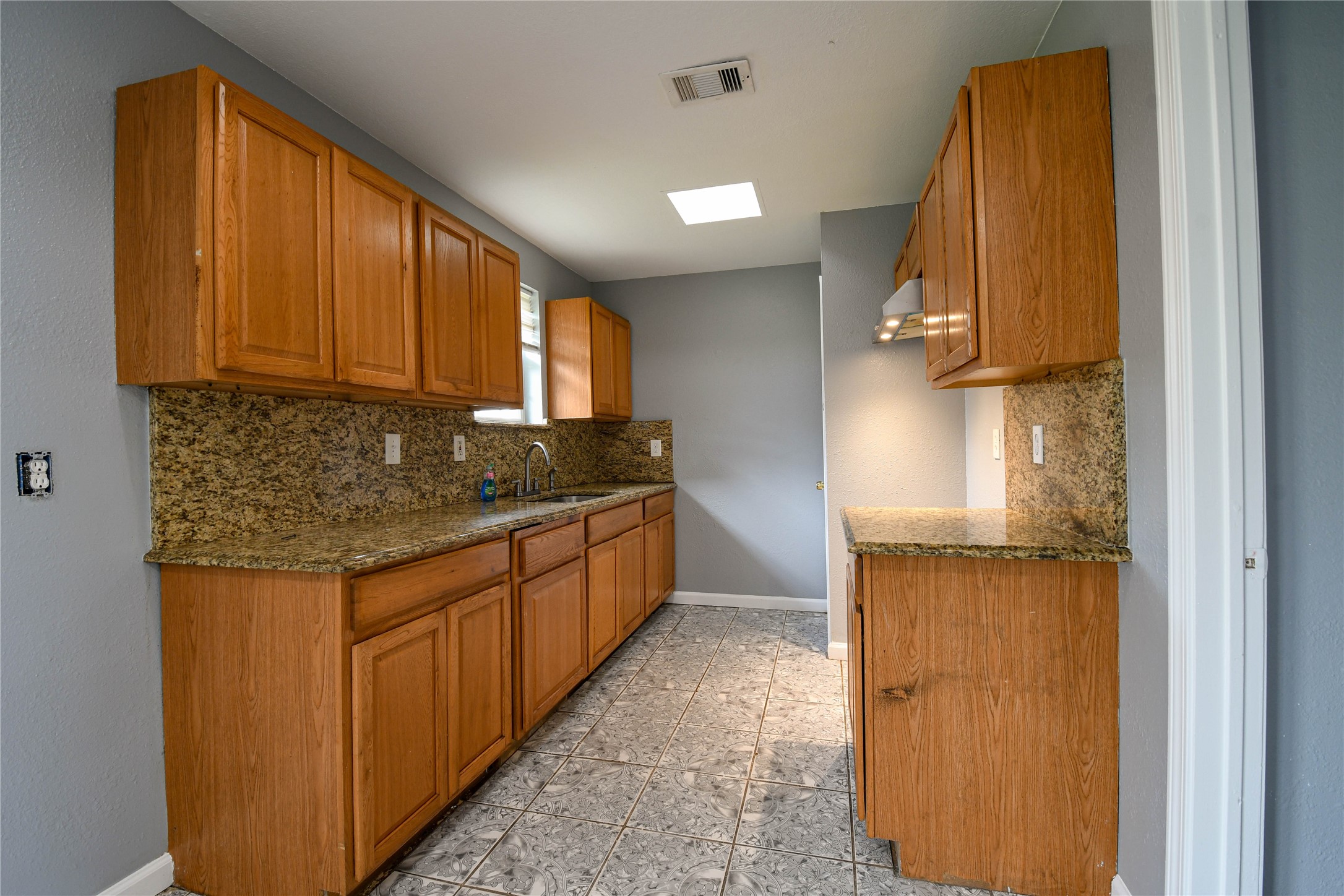 727 Dell Dale Street Channelview, TX 77530 - Photo 4 of 12