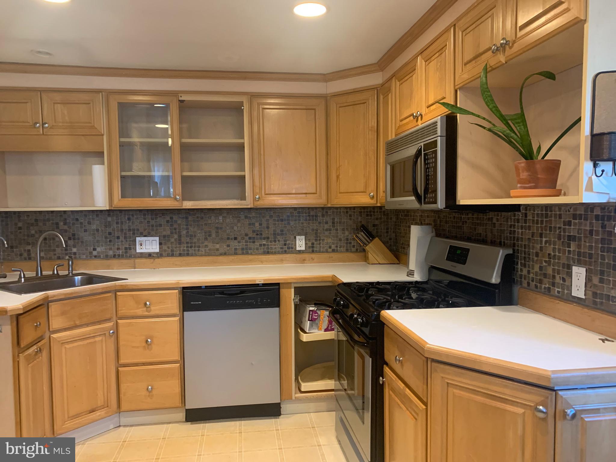 48 Barren Road Newtown Square, PA 19073 - Photo 3 of 26