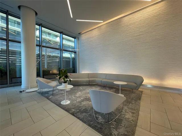 $3,300 | 131-03 40 Road, Unit 10H | Flushing