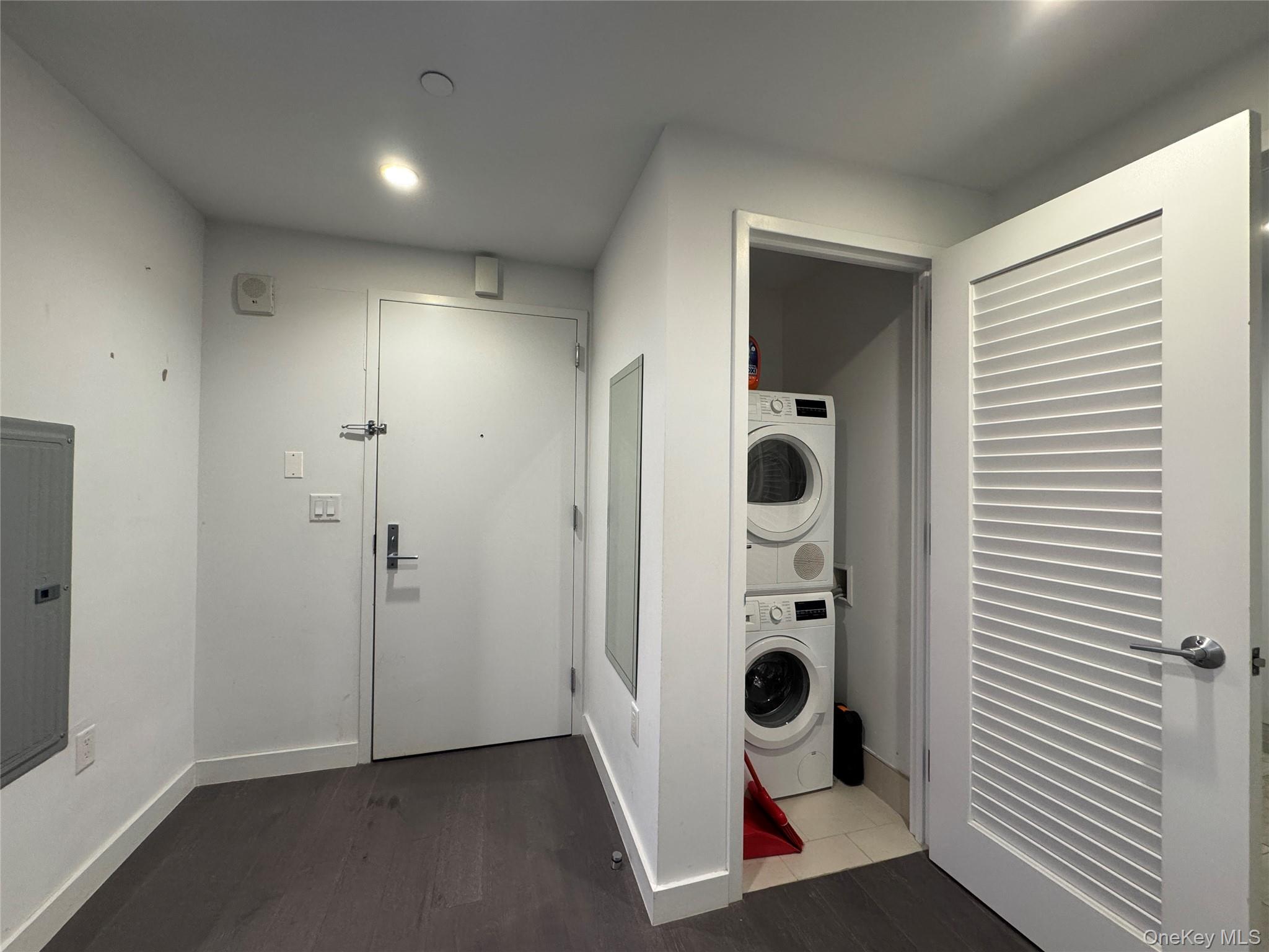 131-03 40 Road, Unit 10H Queens, NY 11354 - Photo 3 of 14