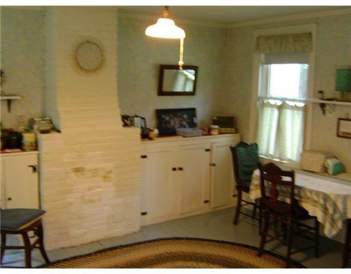 33 Back Meadow Road Nobleboro, ME 04555 - Photo 4 of 10 Kitchen.