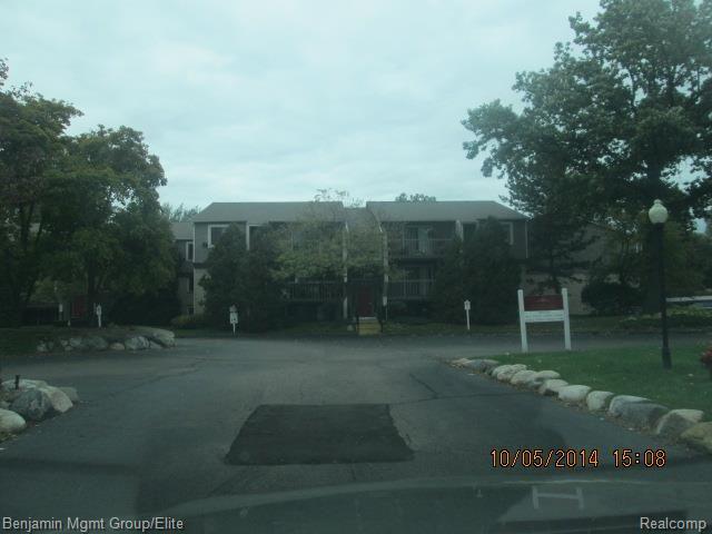 29840 West 12 Mile Road, Unit 407 Farmington, MI 48334 - Photo 1 of 7 IMG_9214.jpg