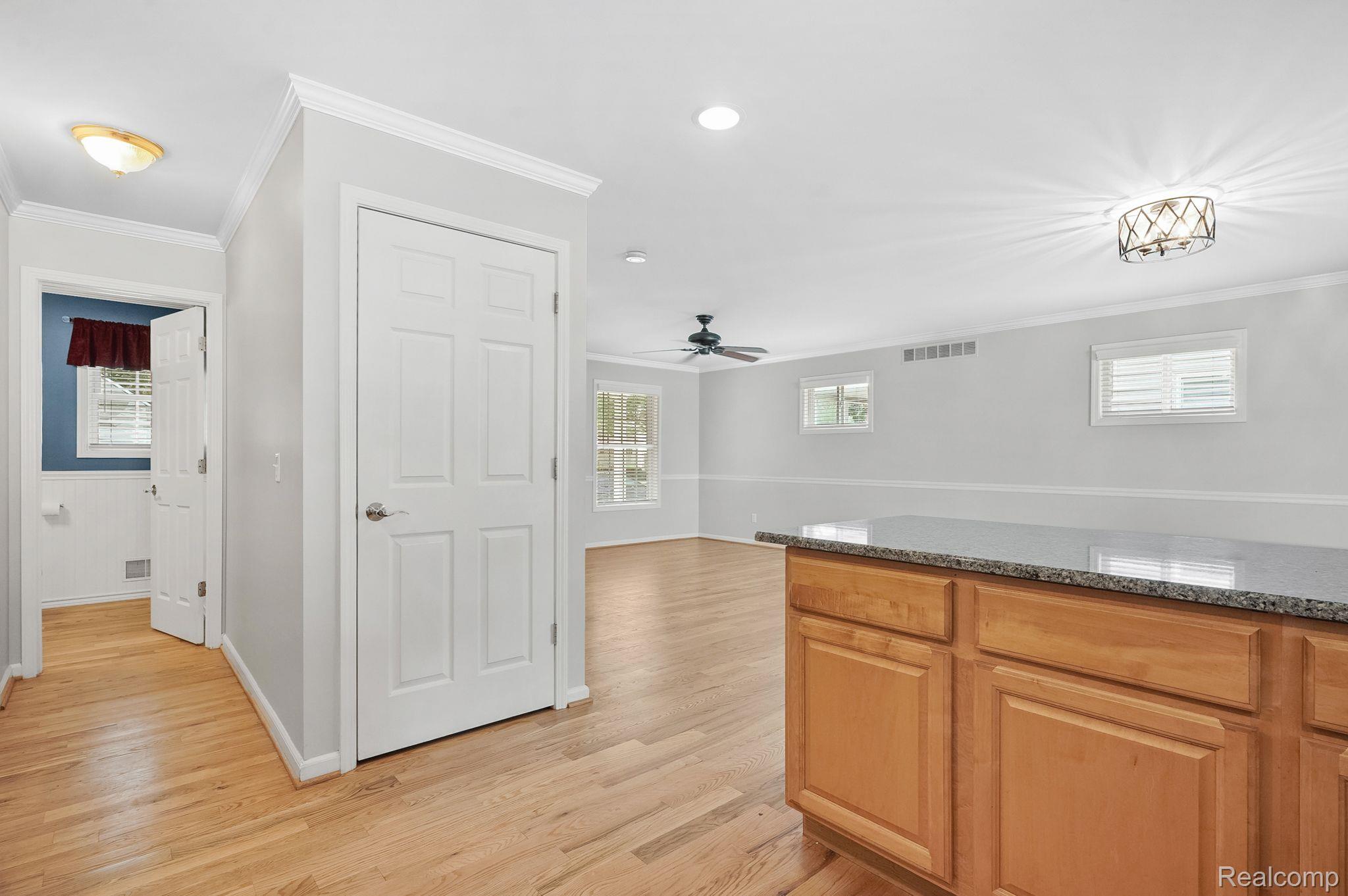 3324 Harvard Road Royal Oak, MI 48073 - Photo 9 of 25 Gallery Image 9