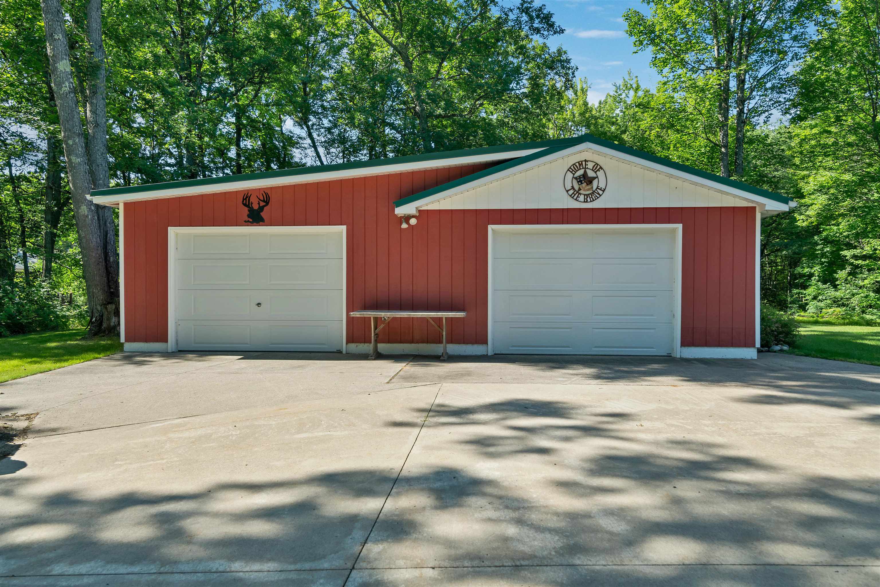 W13185 Ranch Road Crivitz, WI 54114 - Photo 2 of 46