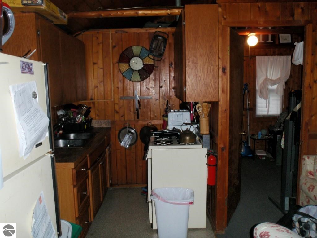 237-239 High Lake Road Traverse City, MI 49696 - Photo 21 of 29 1789186-20.JPG