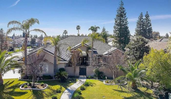 10403 Salisbury Drive Bakersfield, CA 93311 - Photo 1 of 5