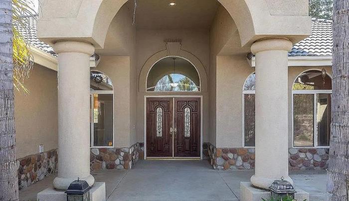 10403 Salisbury Drive Bakersfield, CA 93311 - Photo 2 of 5