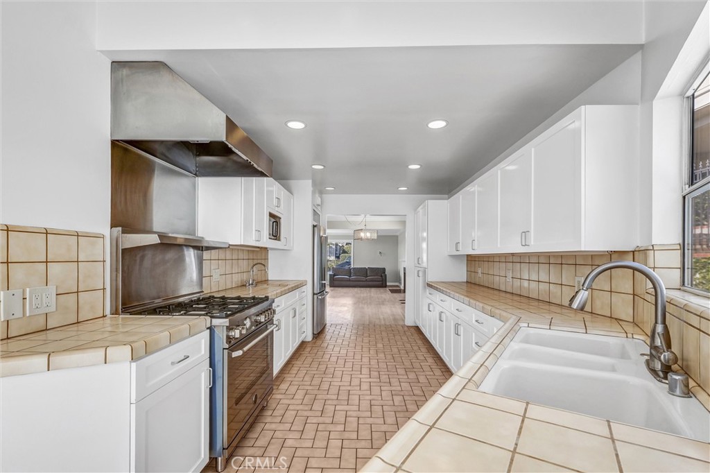 3616 South Walker Avenue San Pedro, CA 90731 - Photo 12 of 32