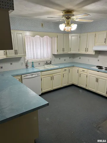 $160,000 | 306 East Poplar Street, Taylorville, IL 62568