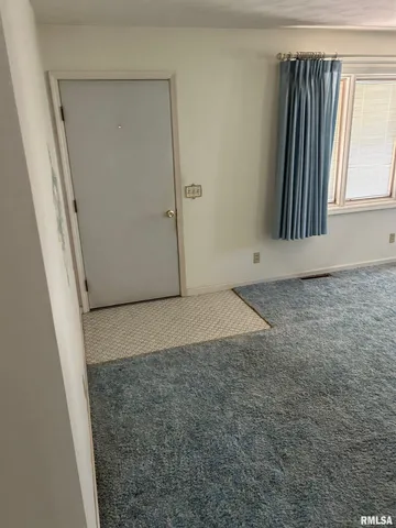 $160,000 | 306 East Poplar Street, Taylorville, IL 62568