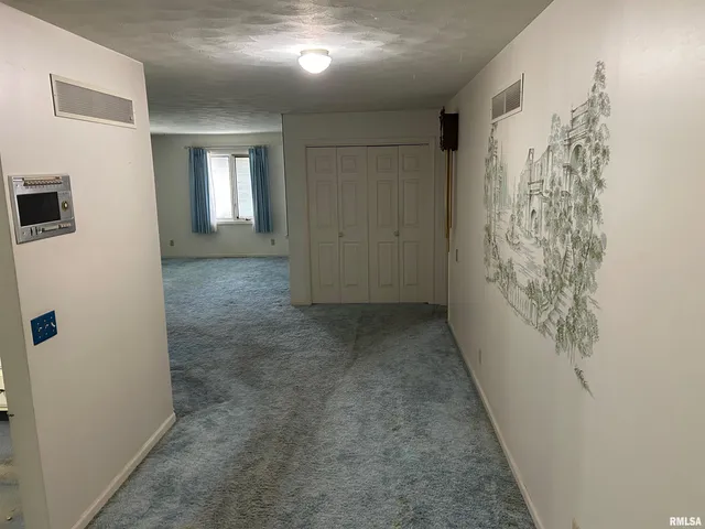 $160,000 | 306 East Poplar Street, Taylorville, IL 62568