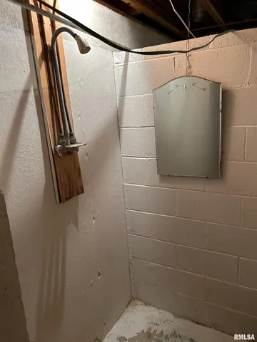 $160,000 | 306 East Poplar Street, Taylorville, IL 62568