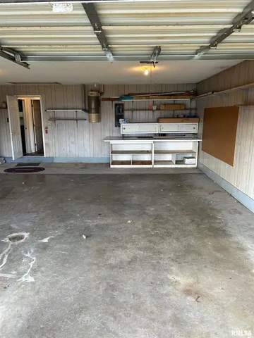 $160,000 | 306 East Poplar Street, Taylorville, IL 62568