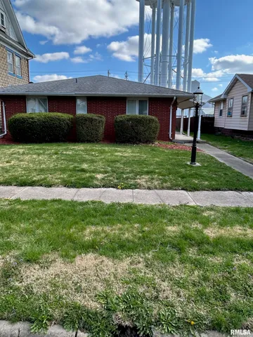 $160,000 | 306 East Poplar Street, Taylorville, IL 62568