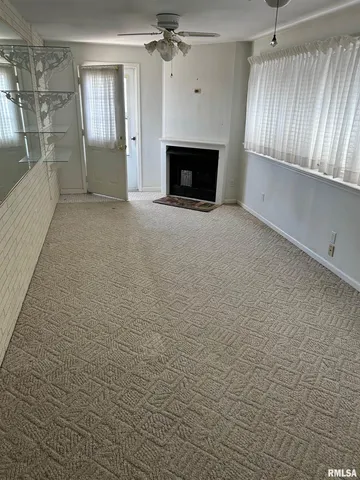 $160,000 | 306 East Poplar Street, Taylorville, IL 62568