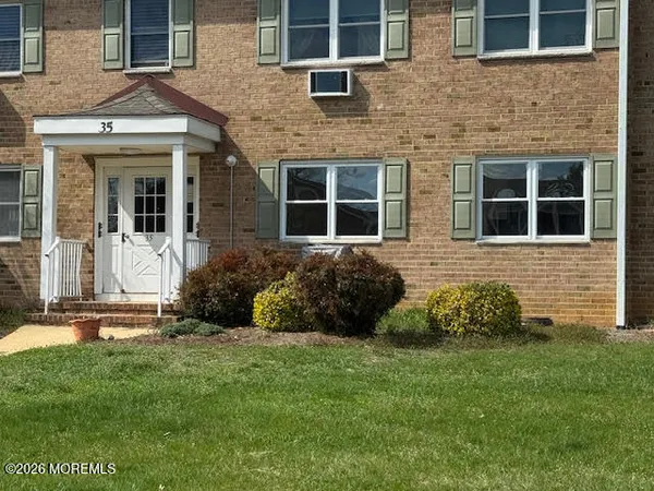$2,400 | 35 Manchester Court, Unit D, Freehold, NJ 07728