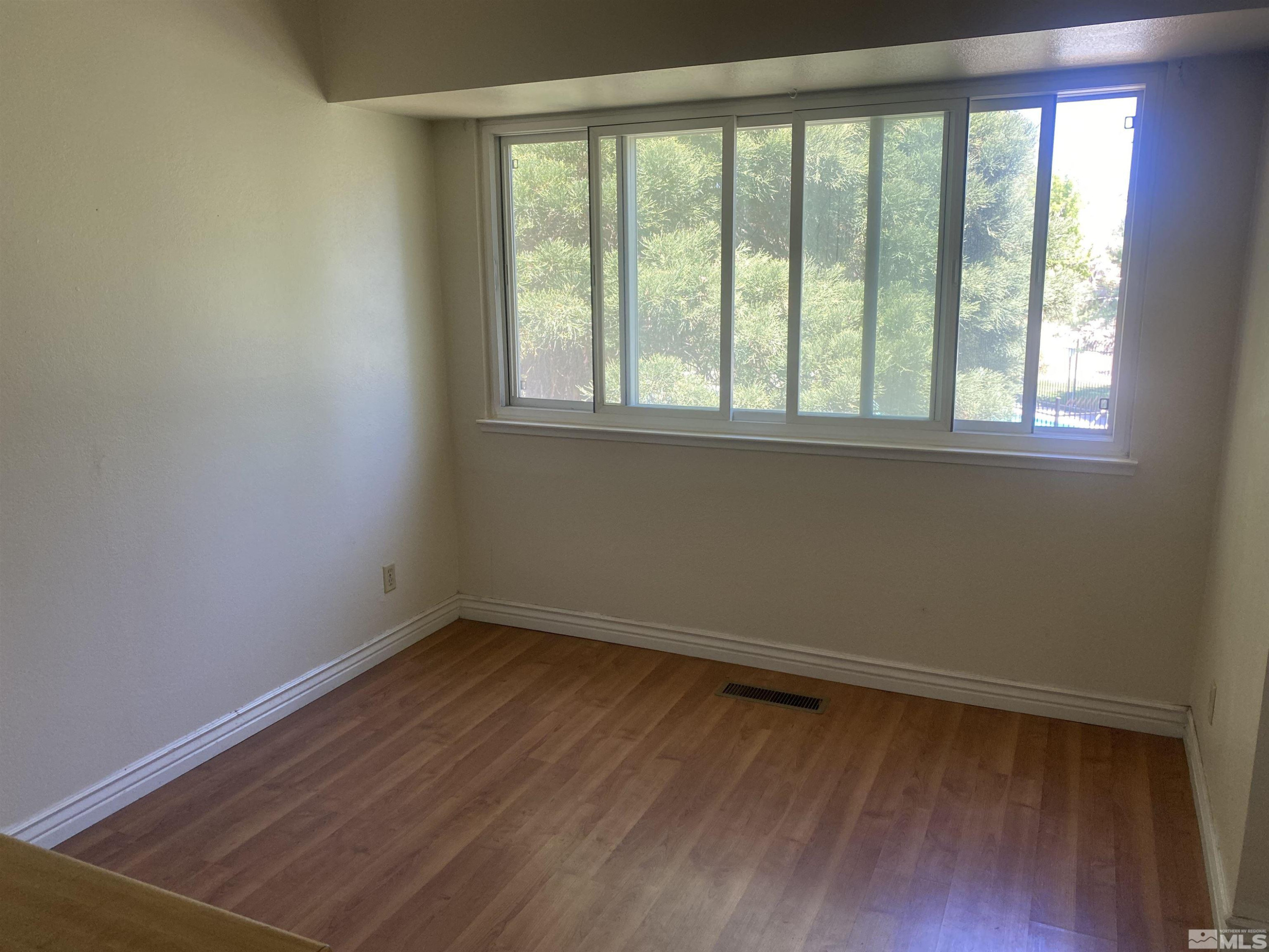 2369 Roundhouse Road Sparks, NV 89431 - Photo 5 of 11 Photo 5
