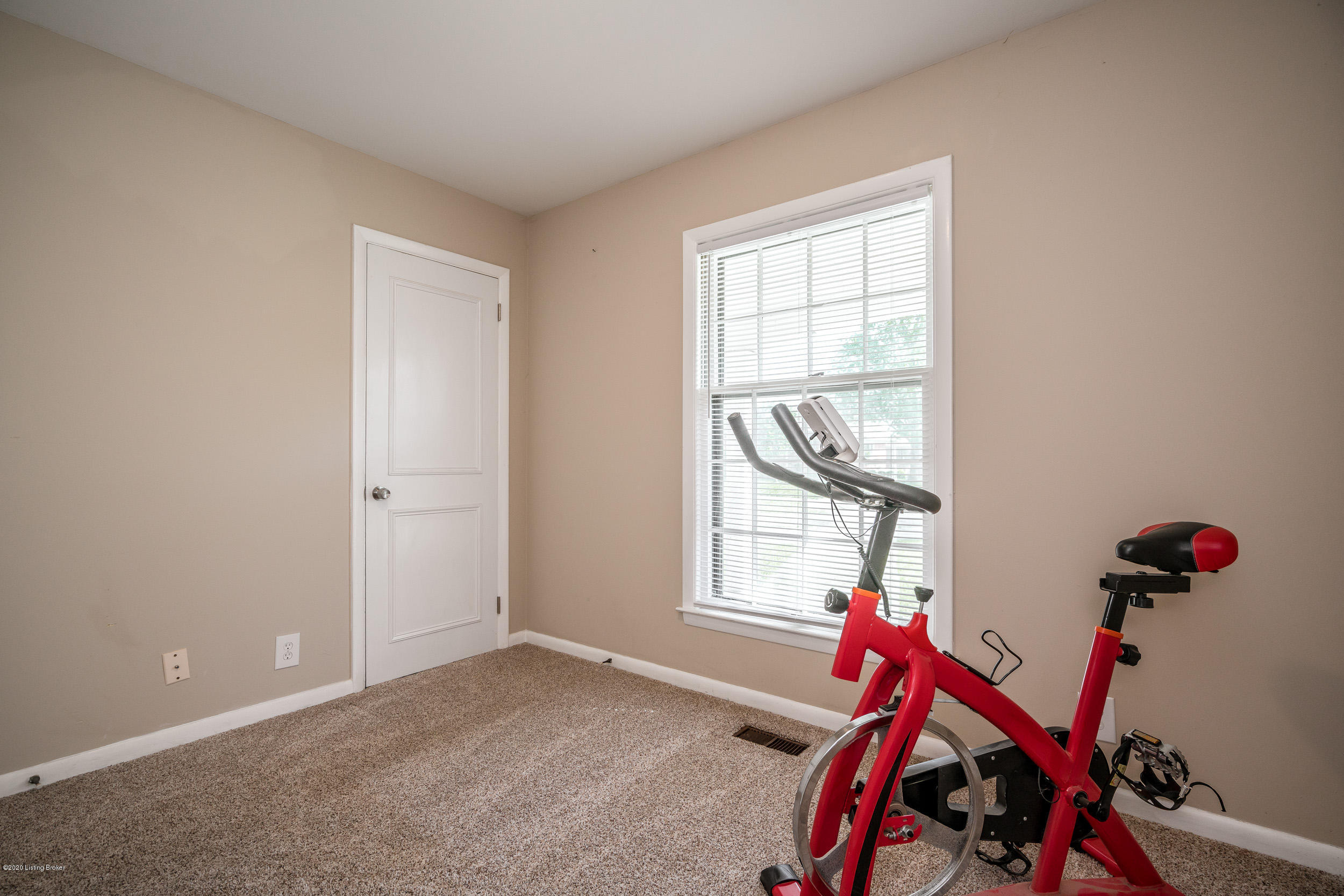 2852 Nepperhan Road Louisville, KY 40218 - Photo 26 of 38 2852 Nepperhan Road-31