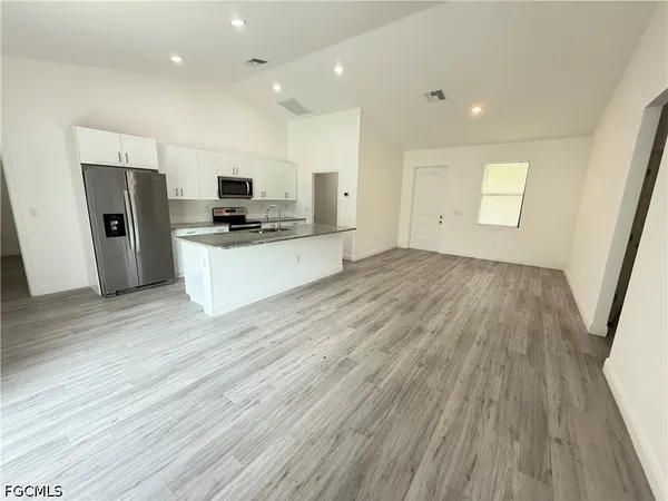 $1,800 | 611 Greenbriar Boulevard, Lehigh Acres, FL 33972