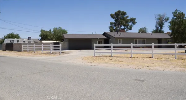 $449,000 | 13033 Chief Joseph Road, Apple Valley, CA 92308