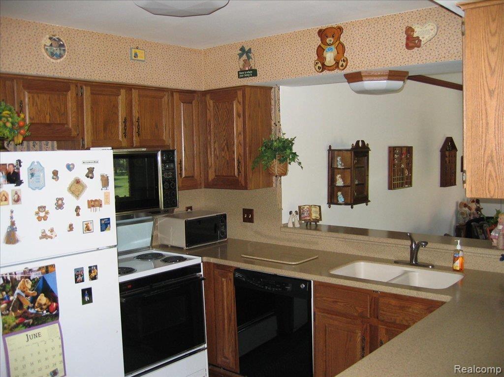 1157 Hathaway Rising Rochester, MI 48306 - Photo 5 of 8 IMG_3295