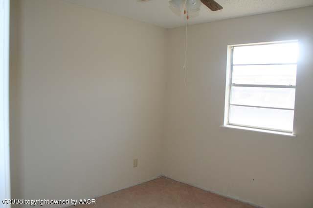 2811 John Drive Amarillo, TX 79110 - Photo 8 of 13 Bedroom 3