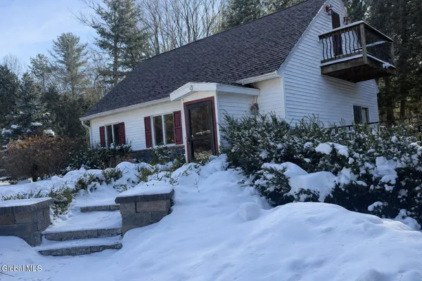 $3,000 | 10 Katherine Terrace, Clifton Park, NY 12065